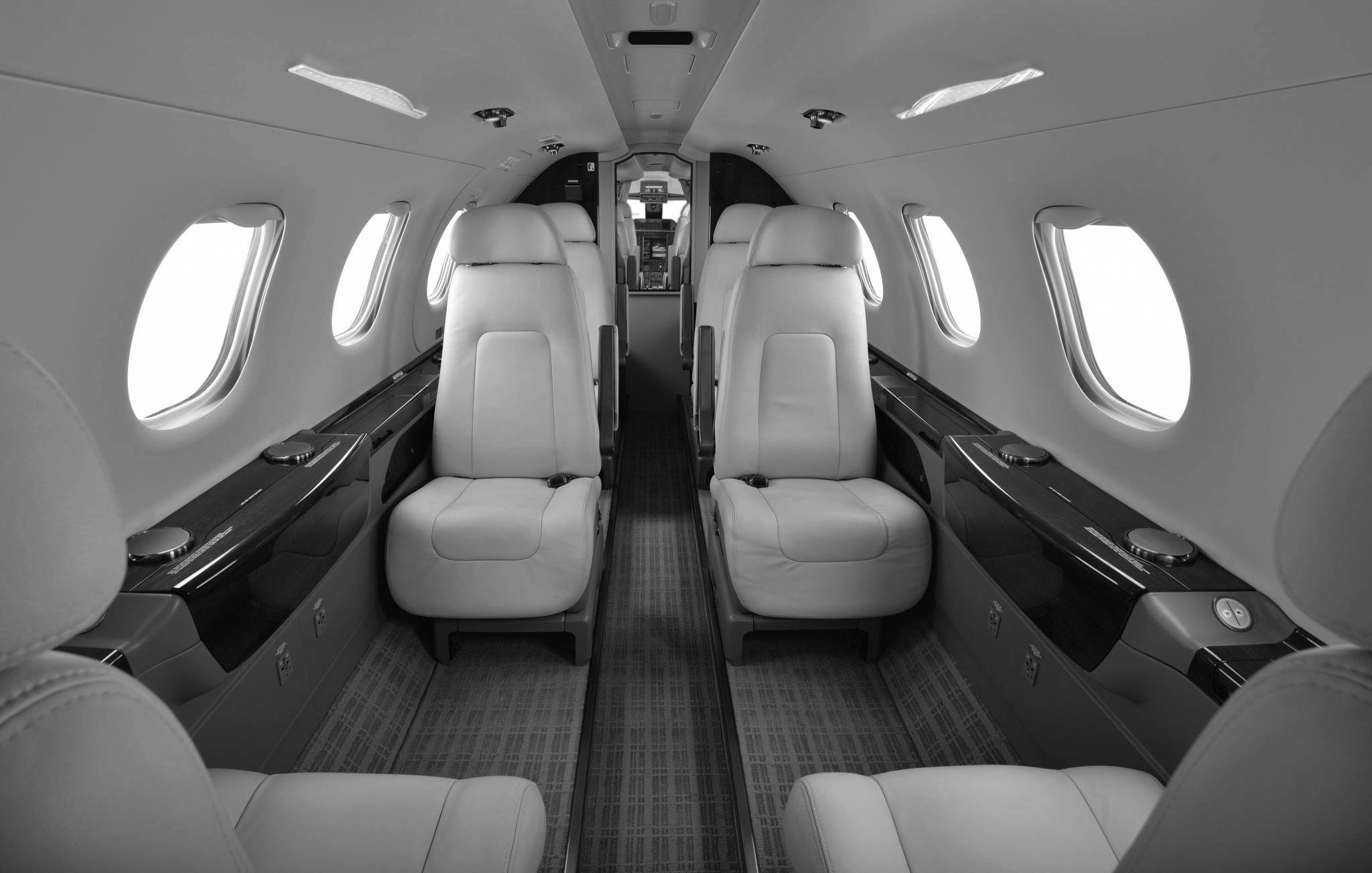 Jet privé Phenom 300 location de jet privé light jet avec Jetitnow